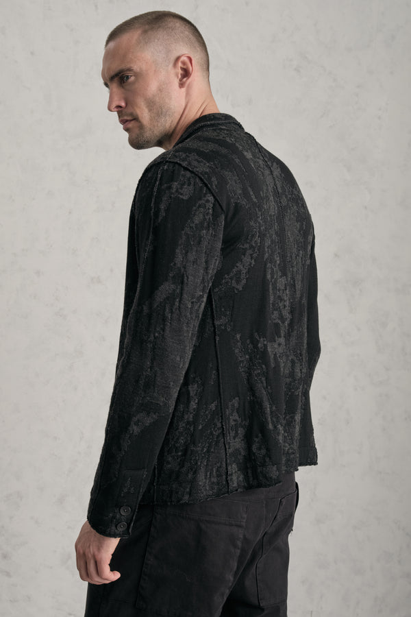 Giacca regular-fit in maglia jacquard di lana e viscosa. collo sciallato con ricamo a mano | 1019.CFUTRE21562.U310