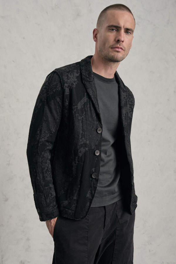 Giacca regular-fit in maglia jacquard di lana e viscosa. collo sciallato con ricamo a mano | 1019.CFUTRE21562.U310