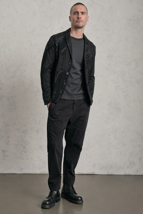 Giacca regular-fit in maglia jacquard di lana e viscosa. collo sciallato con ricamo a mano | 1019.CFUTRE21562.U310