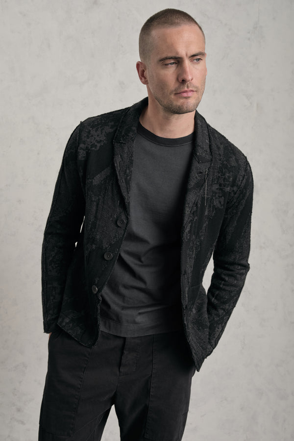 Giacca regular-fit in maglia jacquard di lana e viscosa. collo sciallato con ricamo a mano | 1019.CFUTRE21562.U310