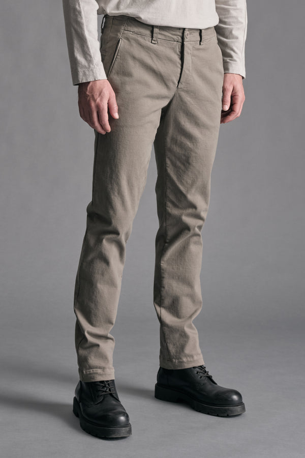 Pantalone chinos regular fit in cotone stretch | 1019.CFUTREA100.U13