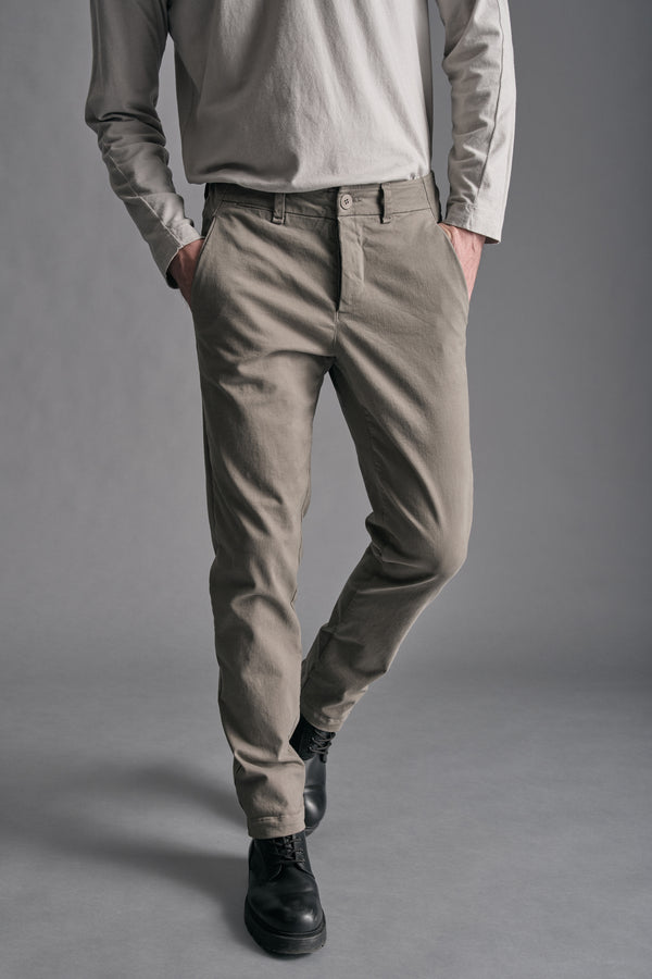 Pantalone chinos regular fit in cotone stretch | 1019.CFUTREA100.U13