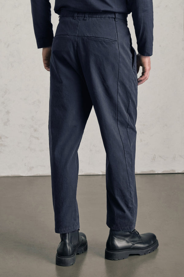 Chino im Loose Fit aus gebürsteter Stretch-Baumwolle mit vorderseitigen, kleinen Bundfalten | 1019.CFUTREC120.U05