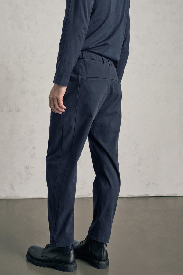 Chino im Loose Fit aus gebürsteter Stretch-Baumwolle mit vorderseitigen, kleinen Bundfalten | 1019.CFUTREC120.U05
