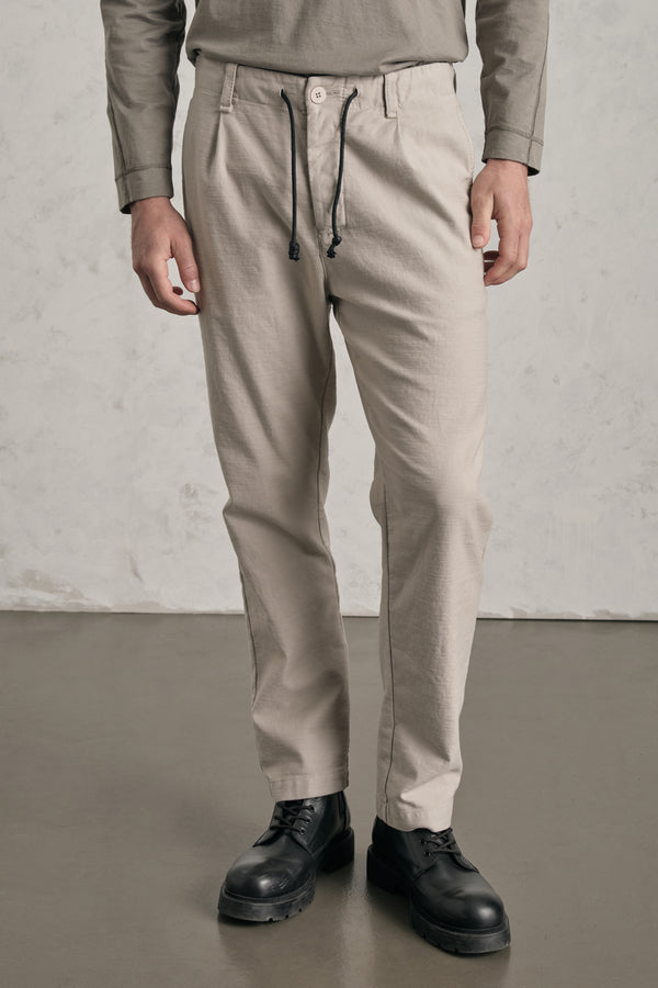 Pantalon de jogging loose en drill de coton flammé | 1019.CFUTRED130.U02