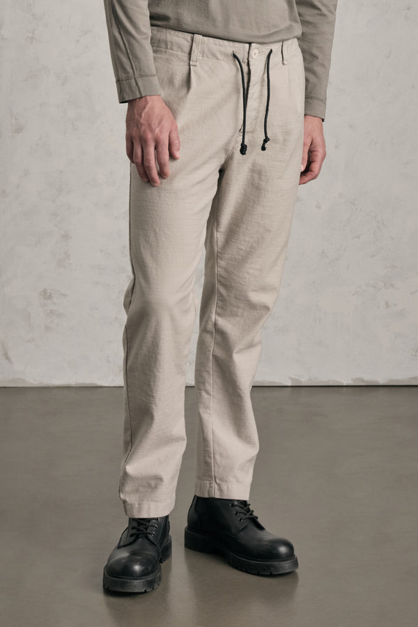 Pantalon de jogging loose en drill de coton flammé | 1019.CFUTRED130.U02
