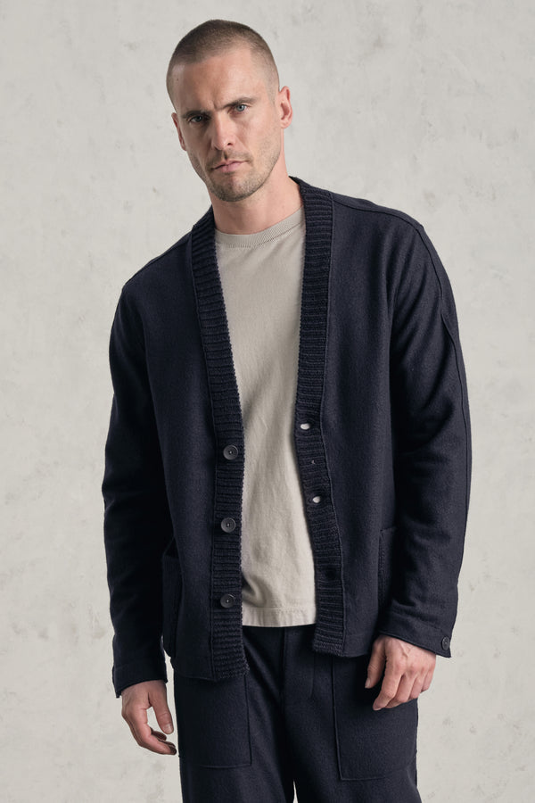 Cardigan regular-fit in lana cotta con inserti in costa di maglia | 1019.CFUTREK203.U05