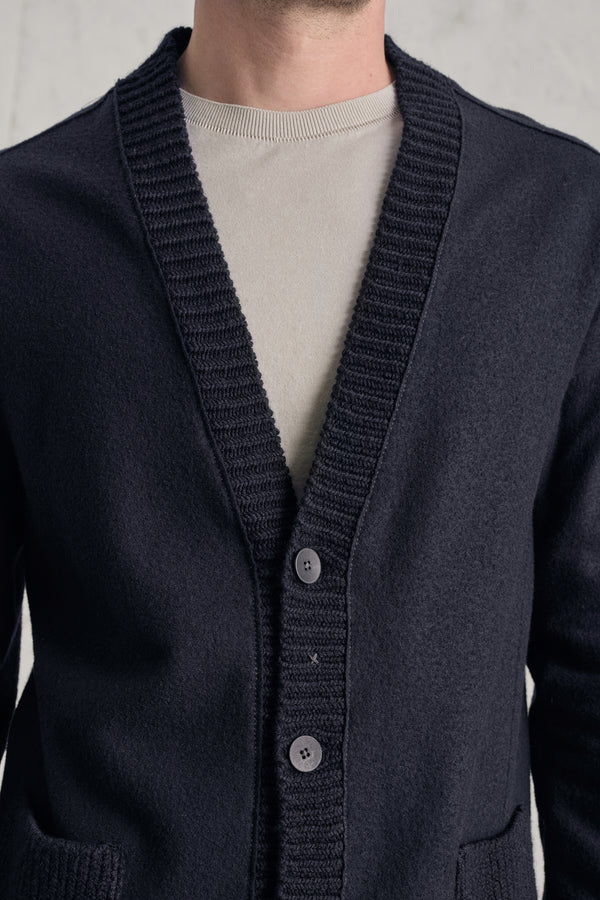 Cardigan regular-fit in lana cotta con inserti in costa di maglia | 1019.CFUTREK203.U05