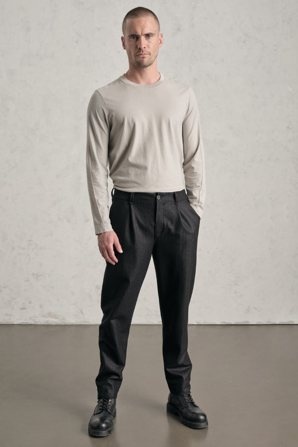Pantalone loose-fit con pieghe frontali in gessato di lana vergine, impreziosito da ricamo a mano | 1019.CFUTREL210.U310