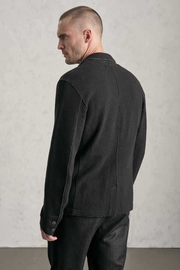 Giacca regular-fit in double face di lana e viscosa con disegno spinato e profili a taglio vivo | 1019.CFUTREM220.U10