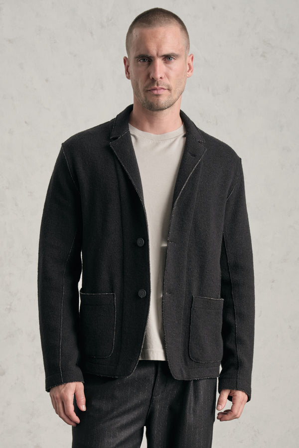 Giacca regular-fit in double face di lana e viscosa con disegno spinato e profili a taglio vivo | 1019.CFUTREM220.U10