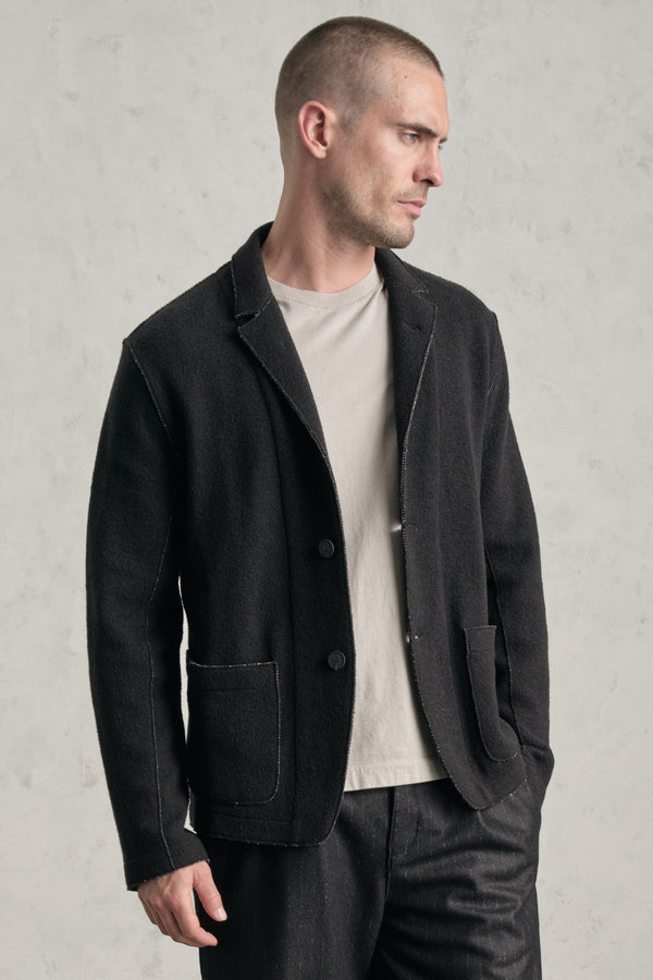 Giacca regular-fit in double face di lana e viscosa con disegno spinato e profili a taglio vivo | 1019.CFUTREM220.U10