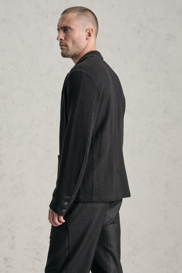 Giacca regular-fit in double face di lana e viscosa con disegno spinato e profili a taglio vivo | 1019.CFUTREM220.U10