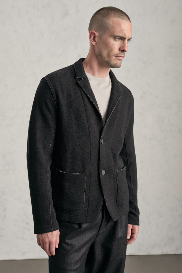 Giacca regular-fit in double face di lana e viscosa con disegno spinato e profili a taglio vivo | 1019.CFUTREM220.U10