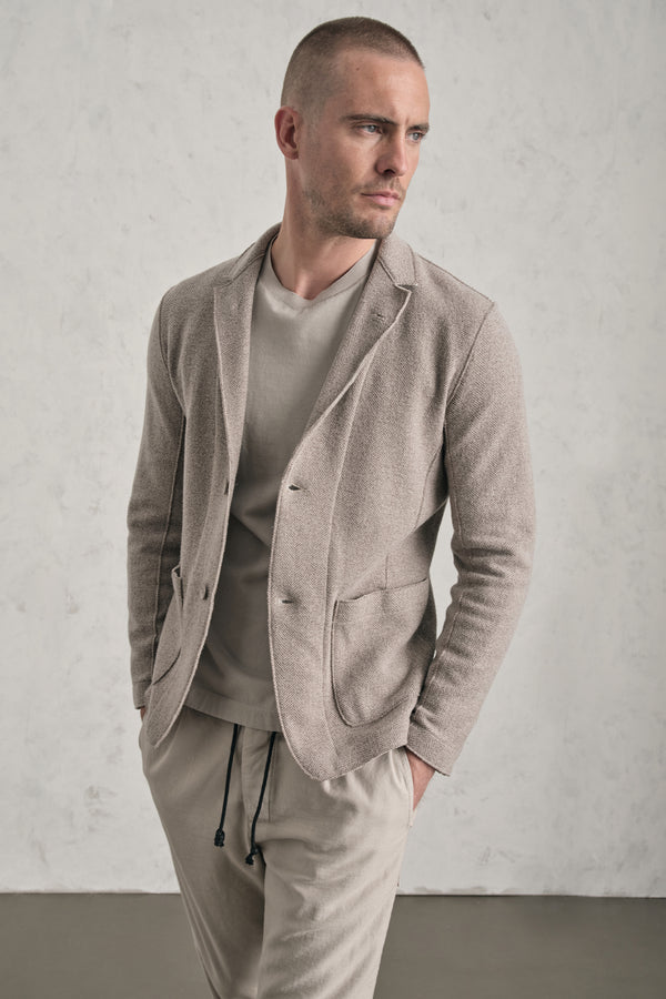 Giacca regular-fit in double face di lana e viscosa con disegno spinato e profili a taglio vivo | 1019.CFUTREM220.U302
