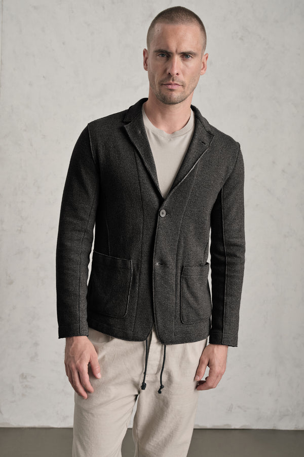 Giacca regular-fit in double face di lana e viscosa con disegno spinato e profili a taglio vivo | 1019.CFUTREM220.U306