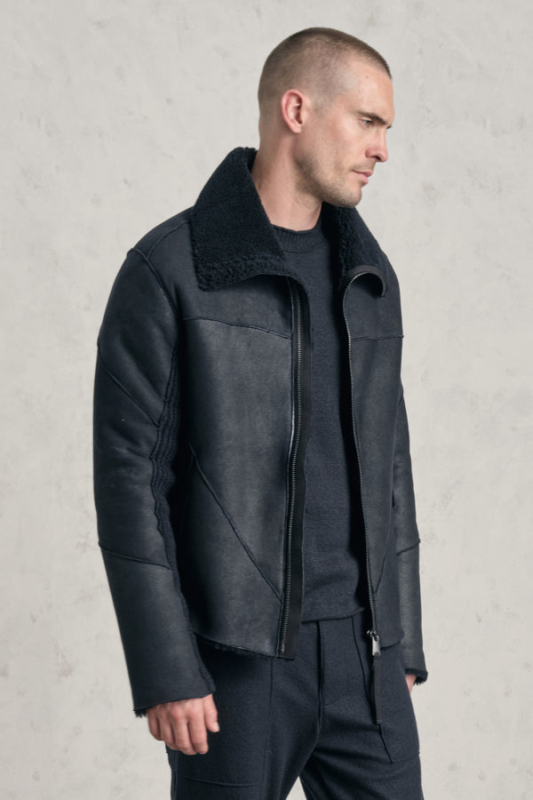 Jacke im Regular Fit aus Lammfell mit Zwei-Wege-Zipper aus Metall und Strickeinsätzen | 1019.CFUTRES281.U05
