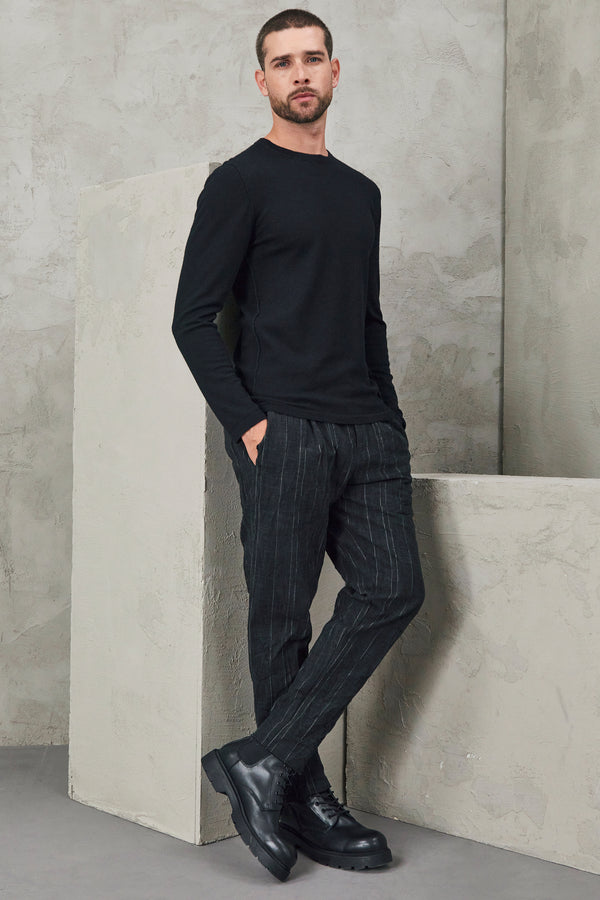 Viscose and wool regular fit knit with vaniset processing,contrasting detail on the back | 1010.CFUTRV13480.U312