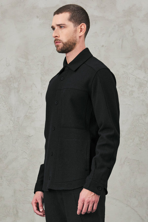 Raw cut boiled wool regular overshirt. buttoned opening, zipped chest pocket. | 1010.CFUTRVK203.U10