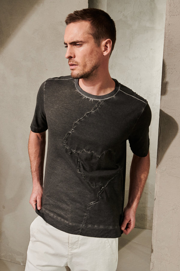 T-shirt oversize avec traitement décoloré en jersey de coton avec application en maille | 1011.CFUTRW1365E.U212