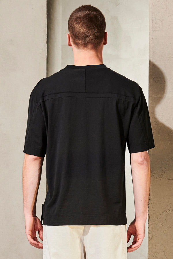 T-shirt oversize en jersey de coton et popeline avec application en maille et grosse poche appliquée | 1011.CFUTRW1366.U10
