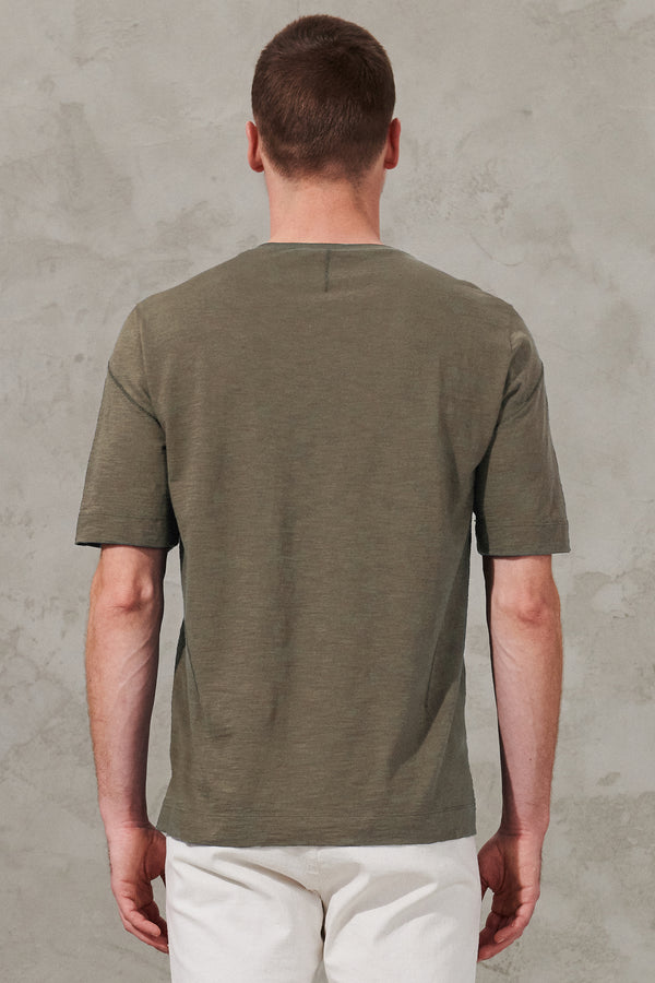 T-shirt coupe brute en jersey de coton flammé avec application en maille | 1011.CFUTRW5400.U13