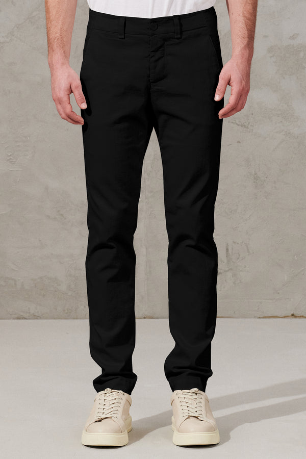 Pantalon chino coupe droite en coton extensible | 1011.CFUTRWA100.U10