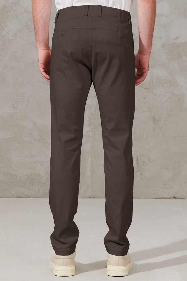 Regular-fit chino trousers in stretch cotton | 1011.CFUTRWA100.U16
