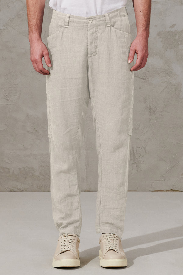 Pantalon coupe droite en lin avec applications en sergé de lin et coton | 1011.CFUTRWD131.U02