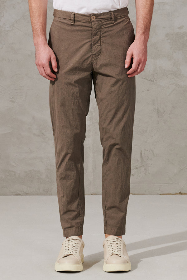 Pantalone cropped in tela di cotone crepe elasticizzato | 1011.CFUTRWG160.U13