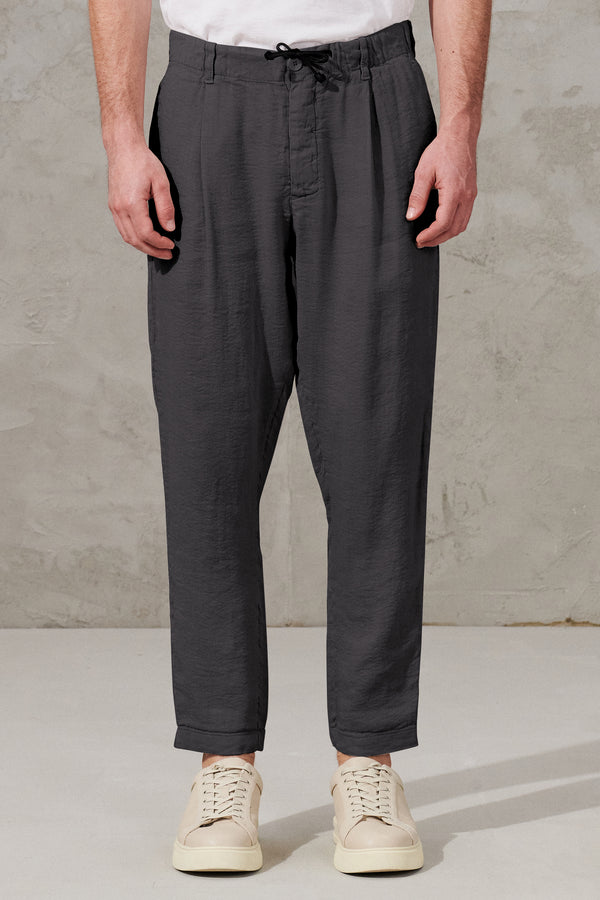 Cropped trousers in textured linen and viscose stretch with elastic waistband | 1011.CFUTRWH170.U12
