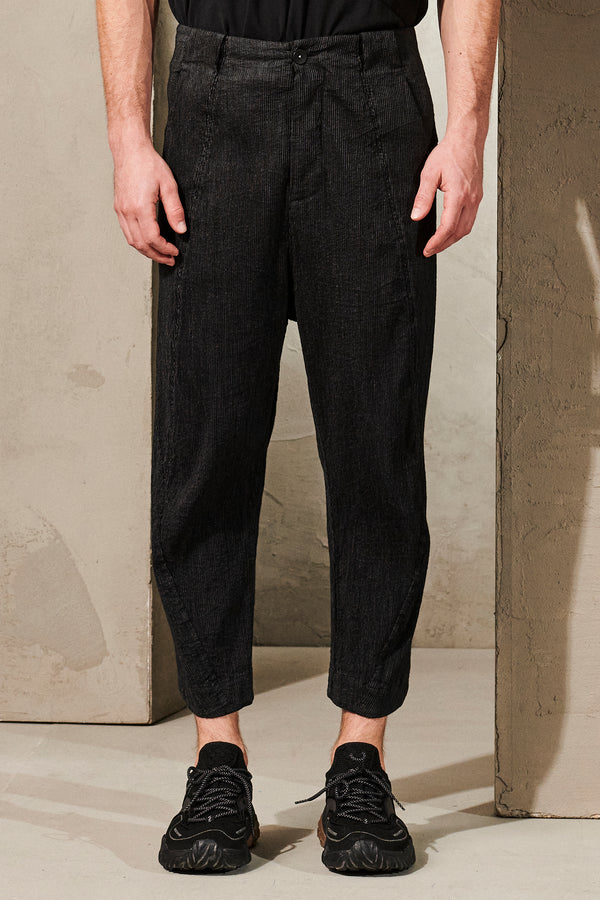 Pantalone cropped oversized in microgessato goffrato di cotone e lino | 1011.CFUTRWK206.U110