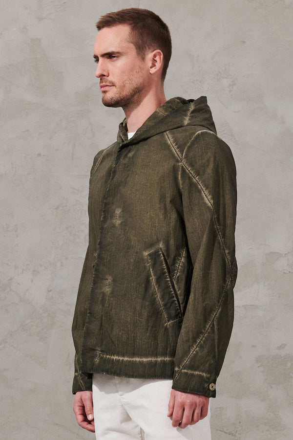 Fade sporty jacket in nylon twill with linen inserts. reversible hood to pack the garment | 1011.CFUTRWO241E.U209