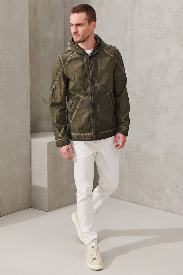 Fade sporty jacket in nylon twill with linen inserts. reversible hood to pack the garment | 1011.CFUTRWO241E.U209