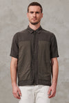 Kurzarm-hemd im loose fit mit einsätzen aus baumwoll-leinen-twill und aufgesetzter tasche | 1011.CFUTRWV311.U16