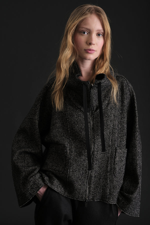 Ausgestellte Oversize-Wendejacke, Doubleface, aus Wolle mit Fischgratmuster auf der Außenseite und Innenseite unifarben | 1019.CFDTRE10452.310
