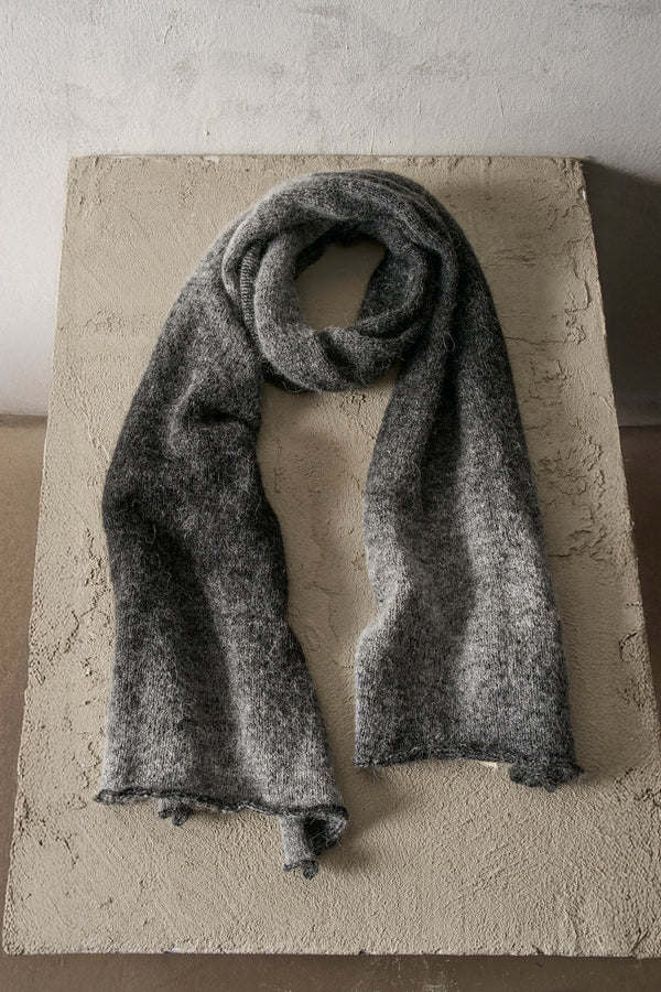 Vaniset stocking stitch scarf in printed wool and alpaca blend yarn | 1019.SCAUTRE19545.U312