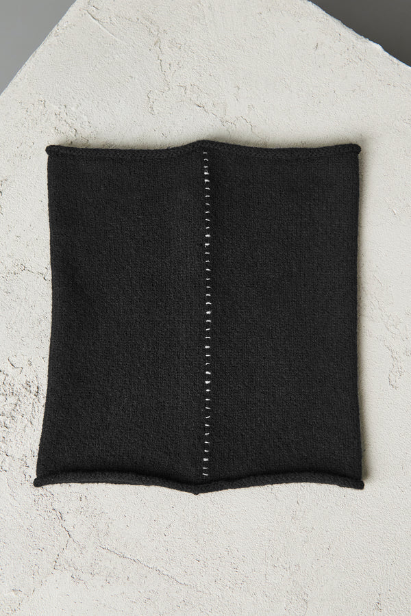 Pull en laine vierge cablé avec détail en fil contrastant | 1010.SCAUTRV18536.U10