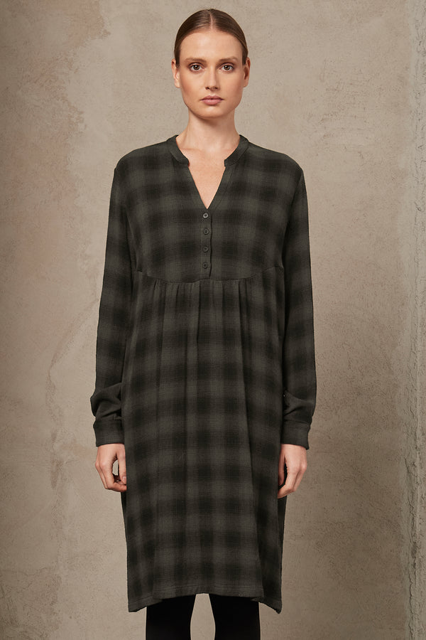 Dress in double-face checked viscose and wool fabric | 1007.CFDTRSC121.16