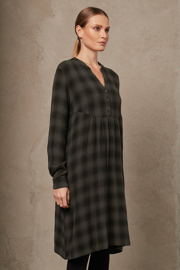 Dress in double-face checked viscose and wool fabric | 1007.CFDTRSC121.16