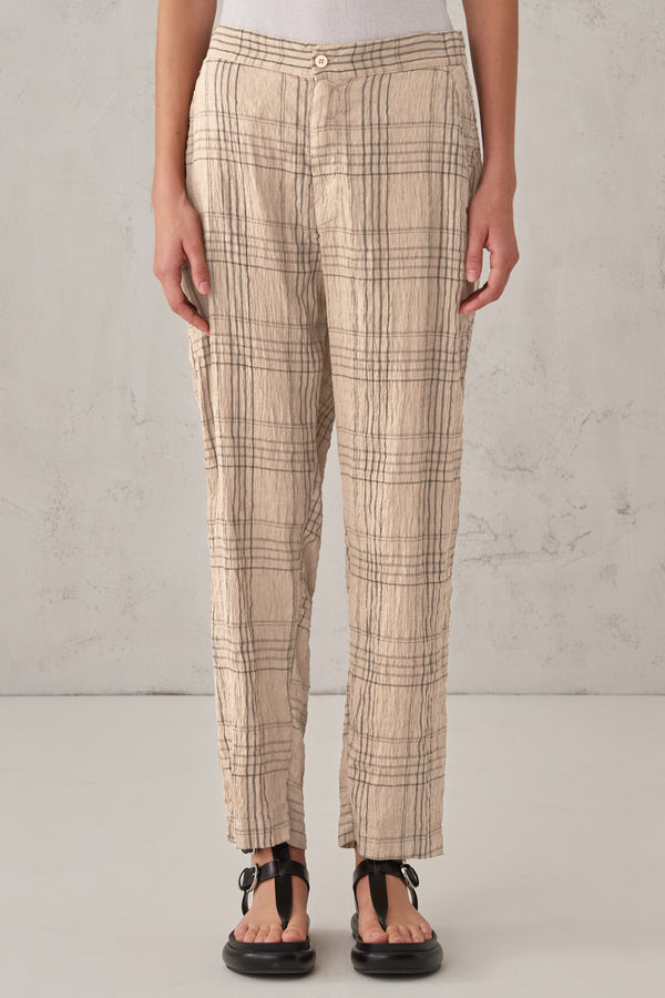 Pantalone comfort-fit a quadri in tessuto goffrato di lino e cotone | 1008.CFDTRTC121.21