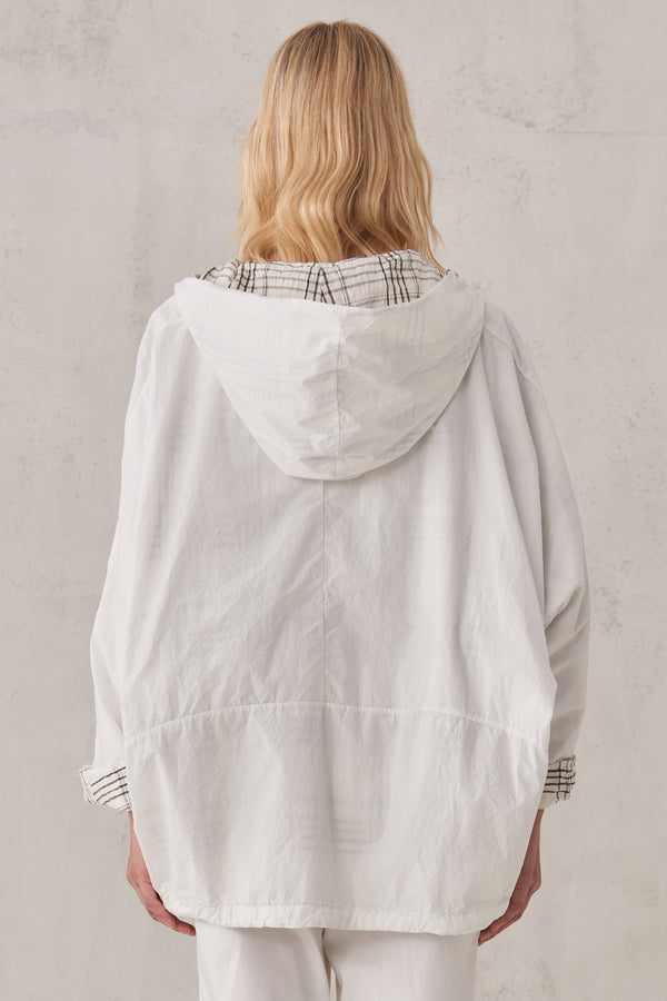 Outwear over reversibile con cappuccio e manica a chimono in tessuto di misto-lino a quadri ed interno in cotone | 1008.CFDTRTC122.101