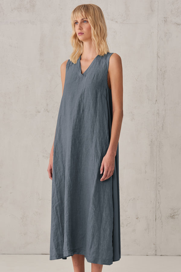 Long linen dress with pockets and viscose georgette inserts | 1008.CFDTRTD135.15