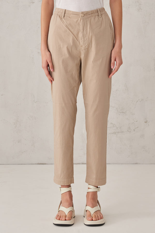 Pantalone regular fit in cotone stretch con elastico in vita | 1008.CFDTRTM227.21