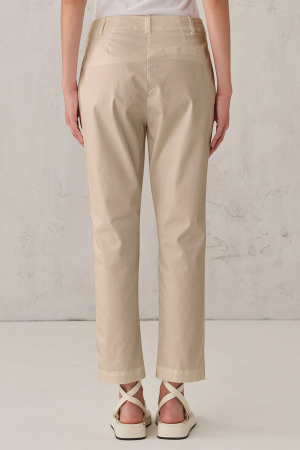 Pantalone basico in cotone stretch. | 1008.CFDTRTO243.21