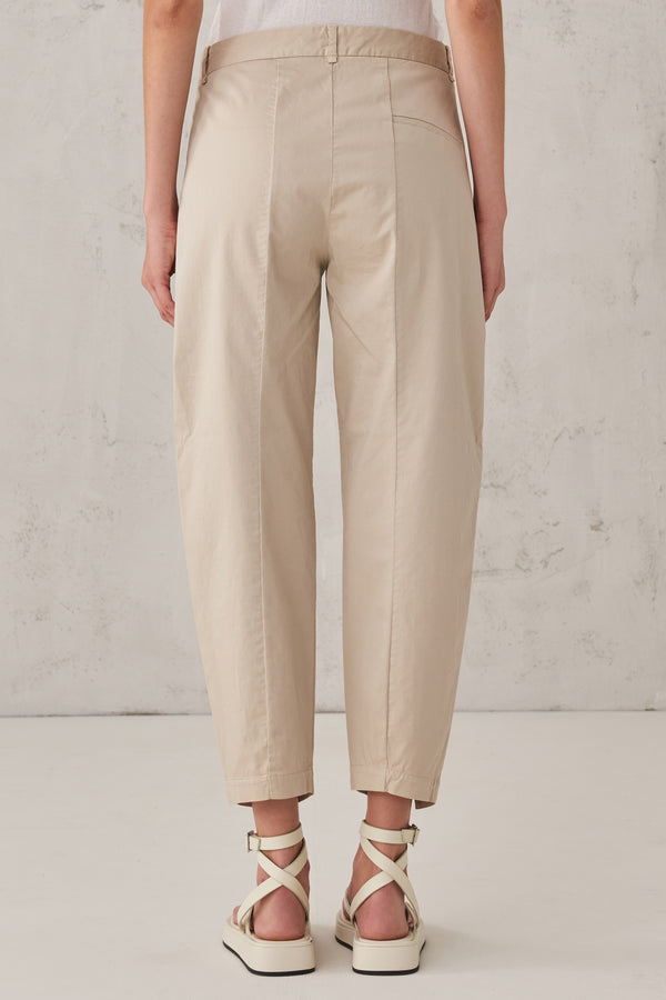 Pantalone comfort fit in raso di cotone elasticizzato | 1008.CFDTRTO245.21