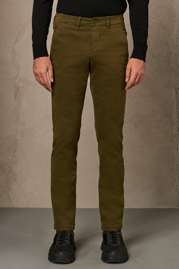 Pantalone chinos regular fit in cotone stretch | 1007.CFUTRSA100.U04