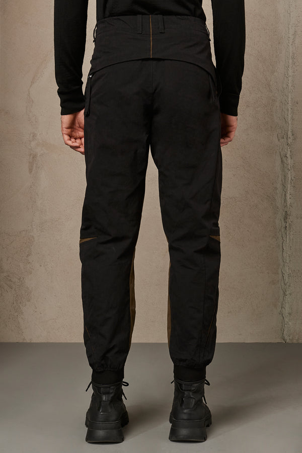 Ergonomic and oversized trousers in water repellent cotton | 1007.CFUTRSO246.U10