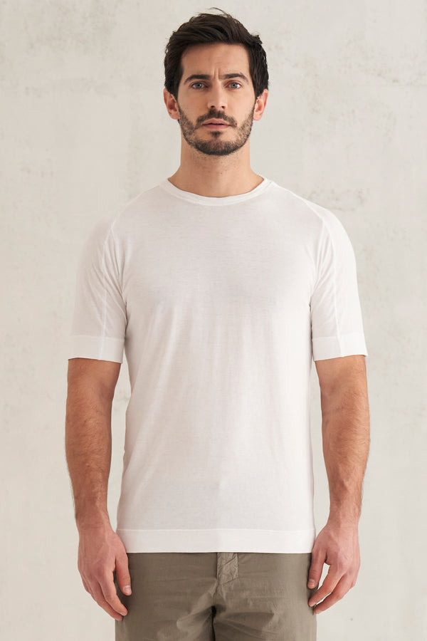 Roundneck regular-fit t-shirt in cotton jersey. collar edge in cotton and linen knit. | 1008.CFUTRT1360.U00