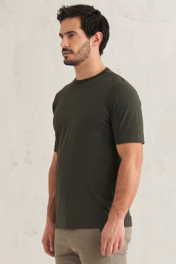 T-shirt girocollo regular-fit in jersey di cotone. bordo collo in maglia di cotone e lino. | 1008.CFUTRT1360.U09